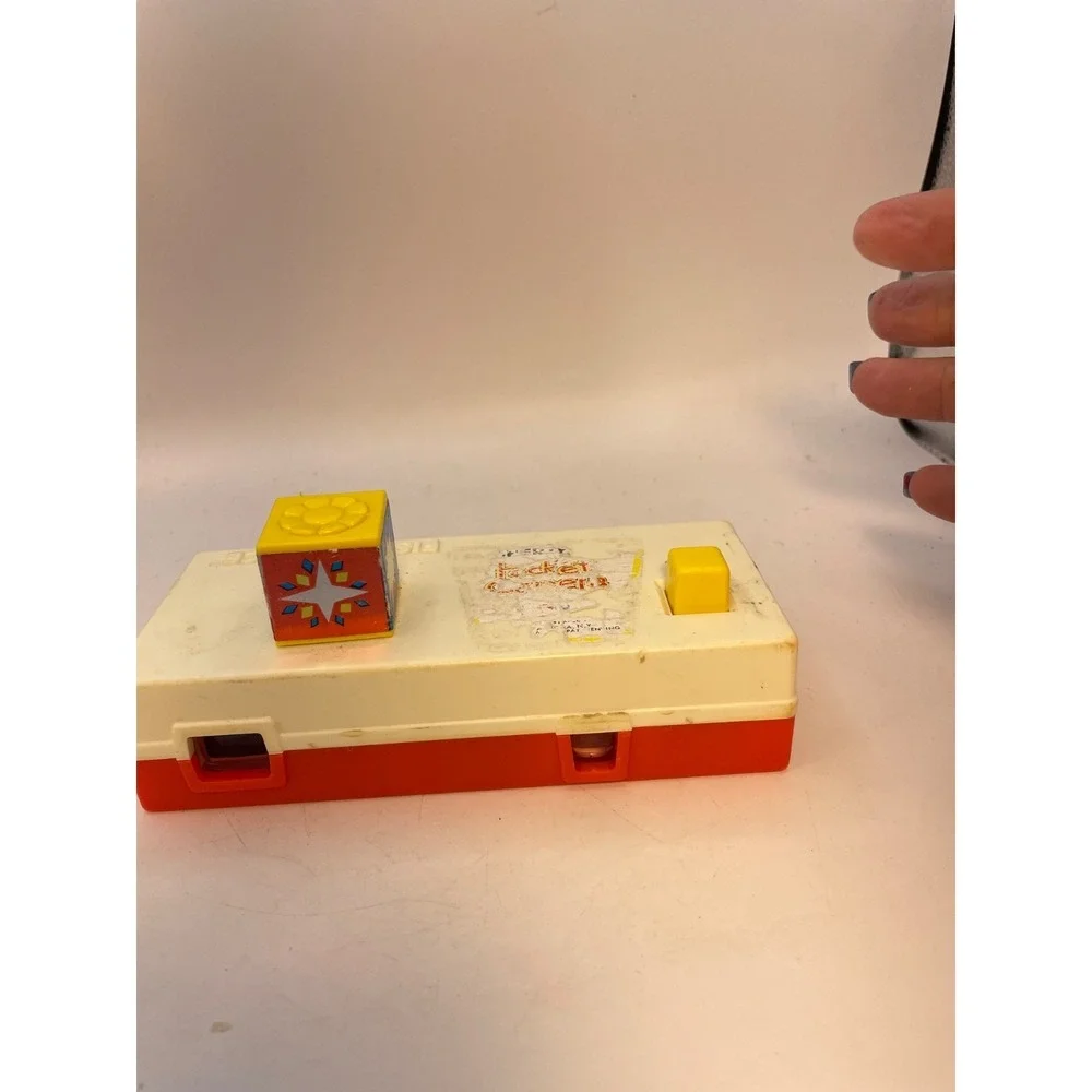 Vintage Fisher Price Toy Pocket Camera 1974 #464 Instamatic Zoo Pictures Works